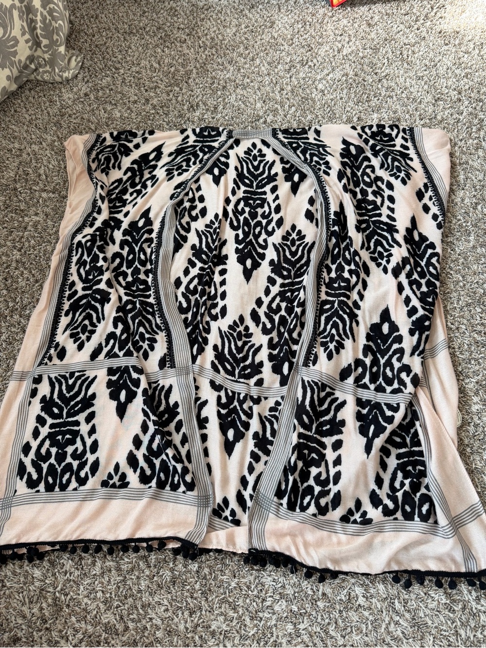 Women's Black and Cream Patterned Kimono